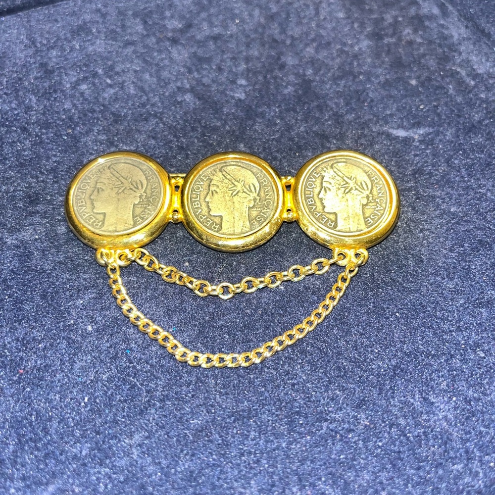 Vintage Francaise Chatelaine Coin Gold-Tone Triple Coin Chain Brooch -Elegant - Picture 3 of 6